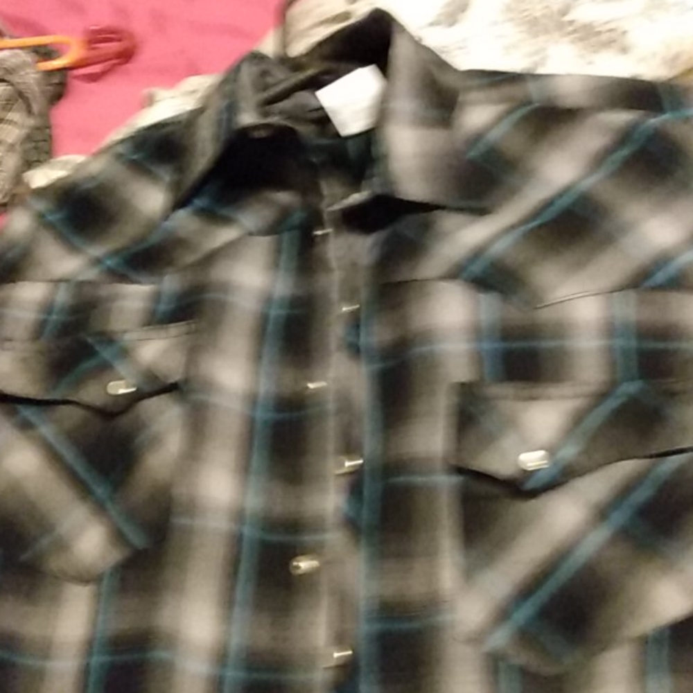 Long sleeve shirt pearl snap